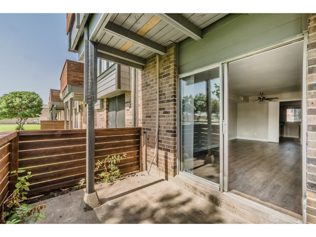 Photos and Video of Shenandoah Apartments in Richardson, TX